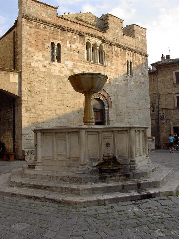 Hotel Palazzo Brunamonti Bevagna Zewnętrze zdjęcie
