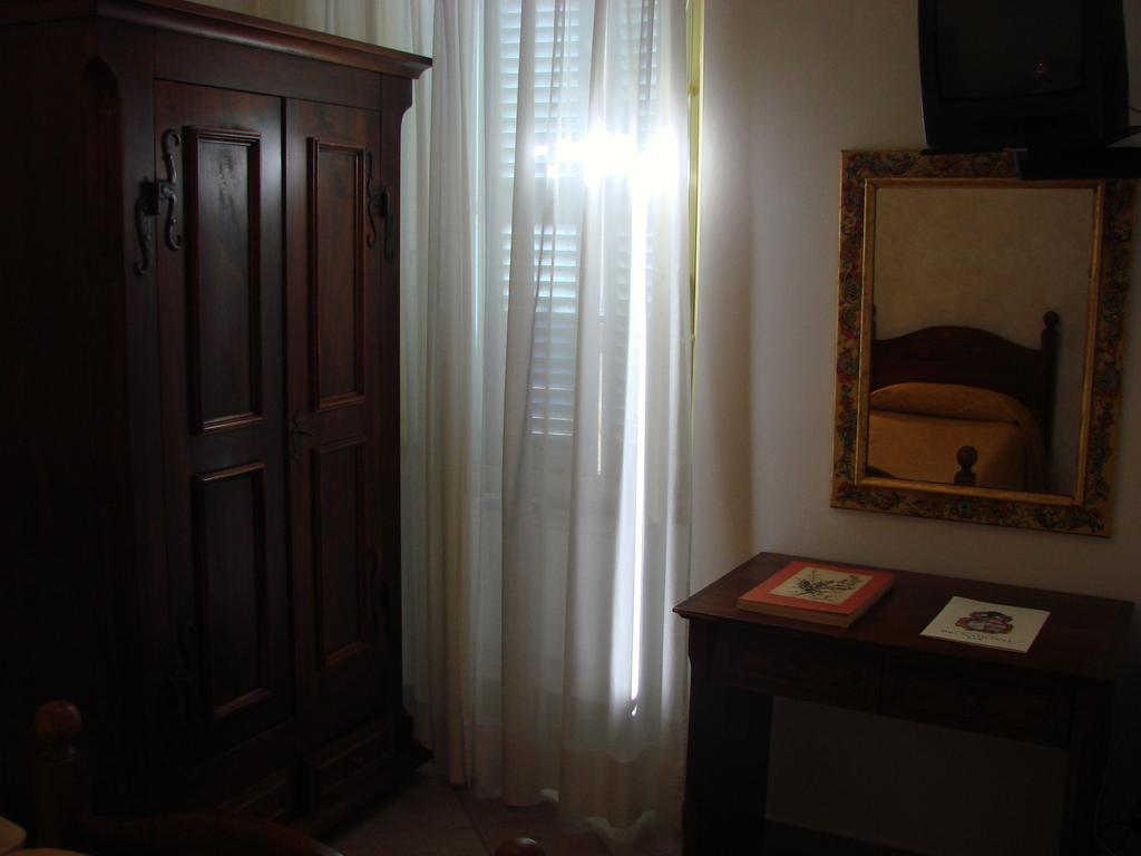 Hotel Palazzo Brunamonti Bevagna Zewnętrze zdjęcie
