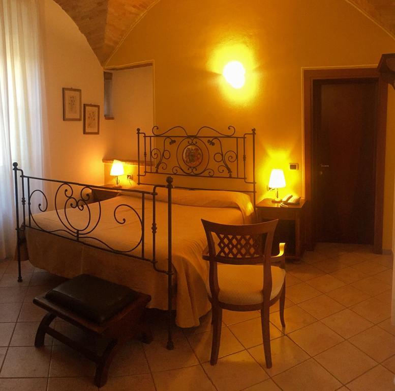 Hotel Palazzo Brunamonti Bevagna Zewnętrze zdjęcie