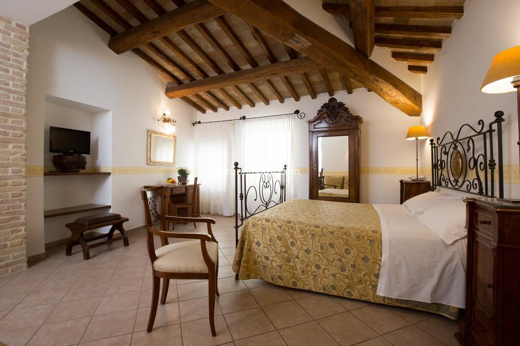 Hotel Palazzo Brunamonti Bevagna Zewnętrze zdjęcie